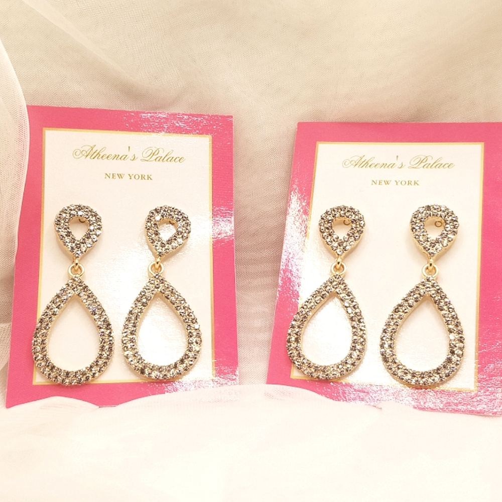 "Divine" Earrings in Gold